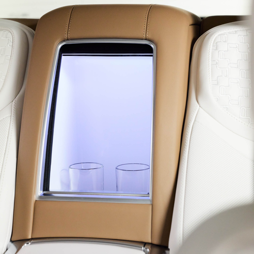 2026 Land Rover Range Rover SV Pearl Luster Interior
